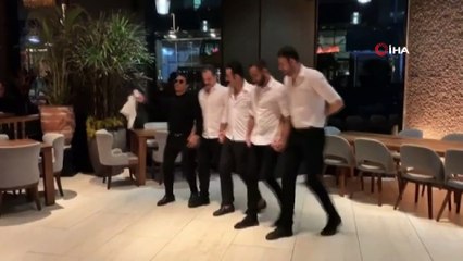 Erzurumlu Nusret, New York’taki lokantasında böyle halay çekti