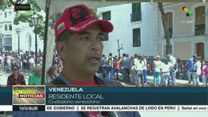 De manera masiva venezolanos firman en rechazo a injerencia de EE.UU.