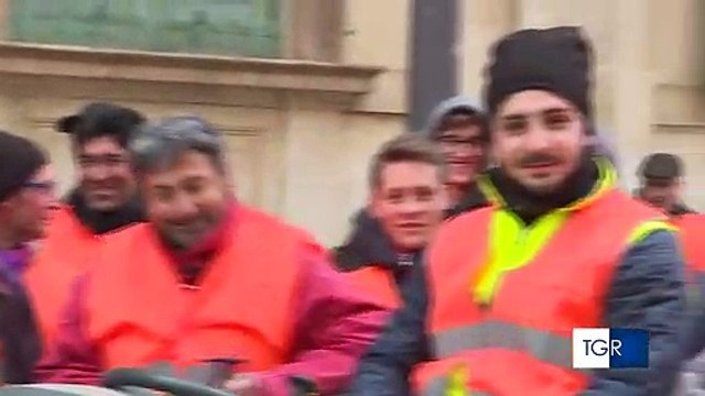 Agricoltura, tornano Gilet Arancioni e il 14 tutti a Roma . Sindaco di Bitonto: fate un Reddito di cittadinanza per gli agricoltori