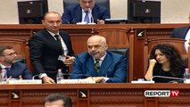 Report TV - Edi Paloka spërkat me bojë kryeministrin Edi Rama