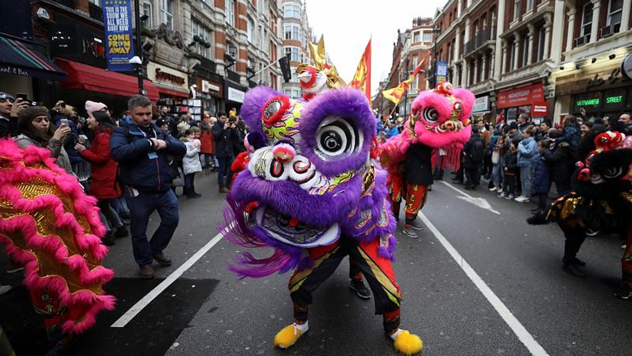Jahr des Schweins: Spektakel in London und Rom