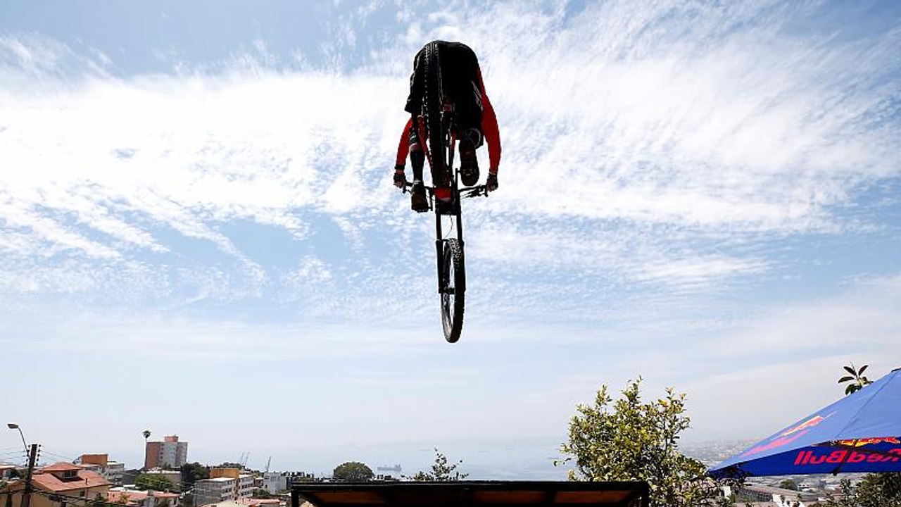 Runter kommen sie alle: Mountainbike-Rennen durch Valparaíso