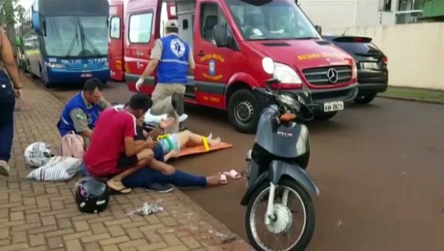 Três pessoas ficam feridas em atropelamento com moto