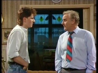 HOME TO ROOST - S01E04 - Suspect