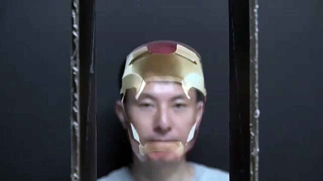 How to make 2D hologram ( Momo appeared )