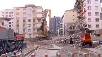 İstanbul- Kartal'da 10 Katlı Binanın Yıkımına Bu Sabah Tekrar Başlandı