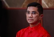 Azmin rubbishes ‘dangerous’ rumours of his PKR sacking