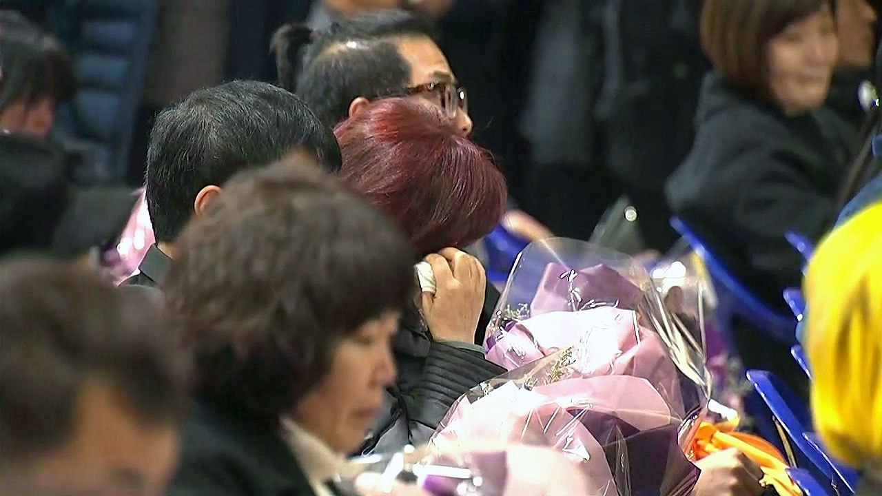 뒤늦은 졸업장...단원고 명예 졸업식 / YTN