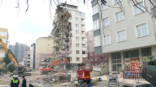 Kartal'da riskli binaların yıkımı sürüyor (2) - İSTANBUL