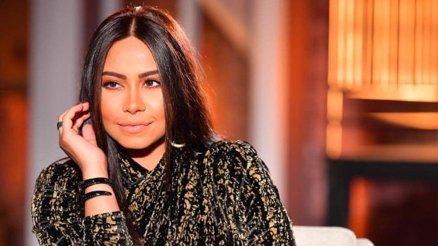 شيرين عبد الوهاب تشعل الاستوديو برقصها على أغنية لا لا