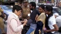 Kiran Bedi Traffic Police बनकर लोगों को दी Traffic Rules की सीख, WATCH VIDEO | वनइंडिया हिंदी