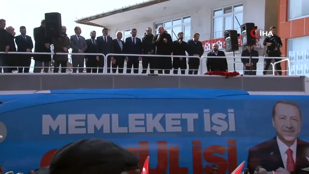 İçişleri Bakanı Soylu: 'Biz bu ülkede PKK teröründe dağlarda 15 bin teröristin olduğu 'Acaba ne olacak?' denilen günleri unutuyor değiliz. Hadi bakalım bugün dağlarda o günkü o havalarını atsınlar da görelim'