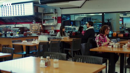 Çorbacıda Zeynep'e baskın! - Yasak Elma 32. Bölüm