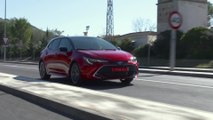 2019 Toyota Corolla HB 2.0L in Red Driving in Barcelona