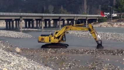 Kayıp Buse için dere yatağı kazılıyor