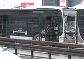 Kontrolü Kaybeden Metrobüs, Önündeki Metrobüse Çarptı! Bir Kişi Yaralandı