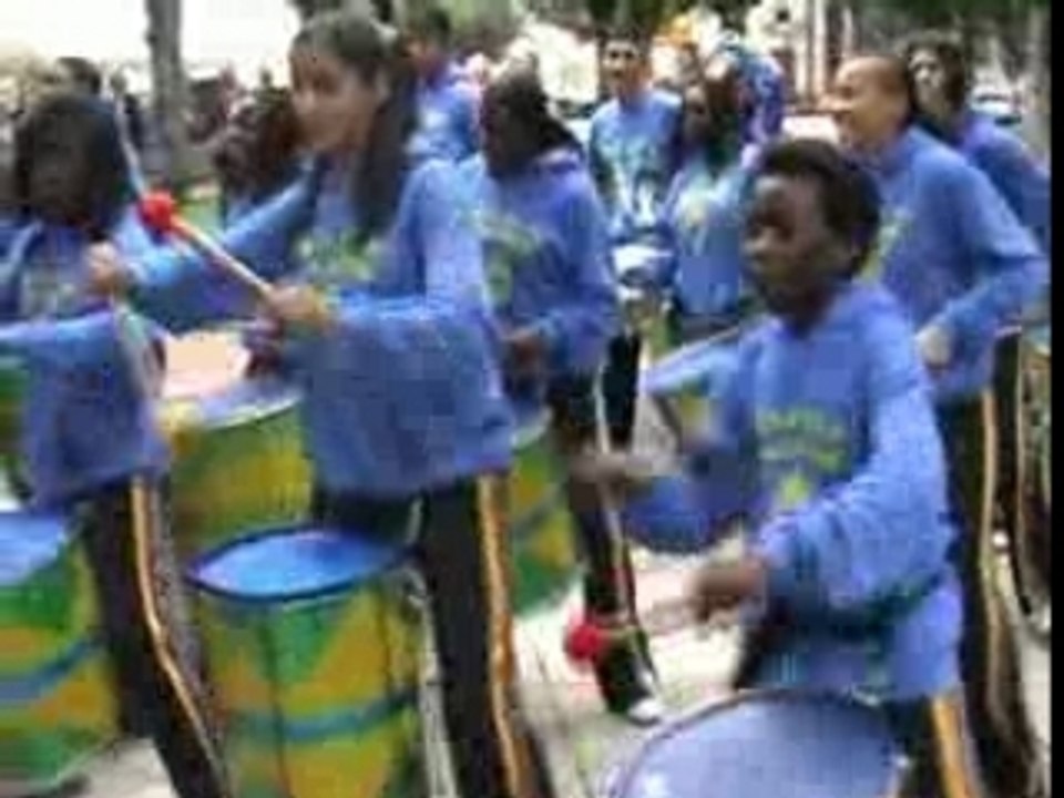 BATUCADA 2008   LES BATUC ADOS DE COLOMBES EN TOURNEE