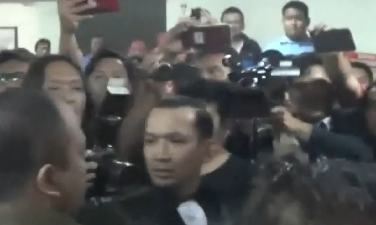 Penasihat Hukum Protes Ahmad Dhani Ditahan Jaksa