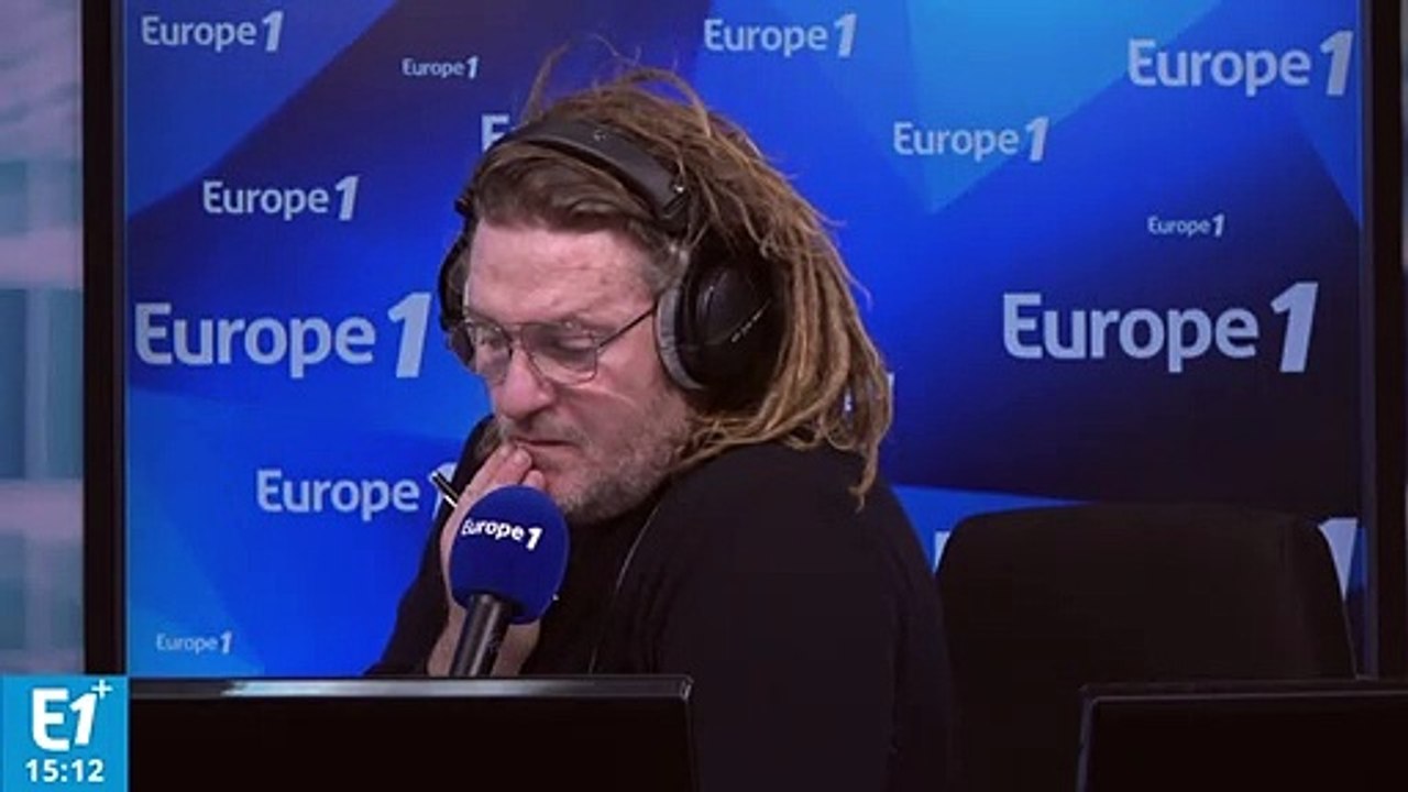 Léo, 23 ans, en couple malgré la maladie : "Dans les rêves d'une petite fille, le prince charmant n'est pas en fauteuil roulant"