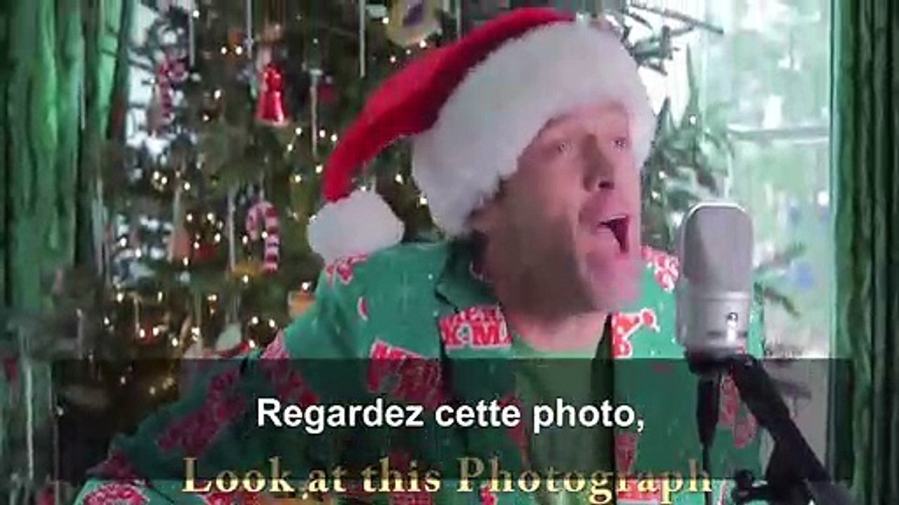 Il rend hommage à tous ces photos ratées sur les genoux du père Noël