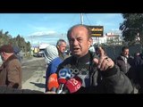 Ora News - Banorët në protestë: Rregulloni rrugën Durrës-Shijak ose e bllokojmë