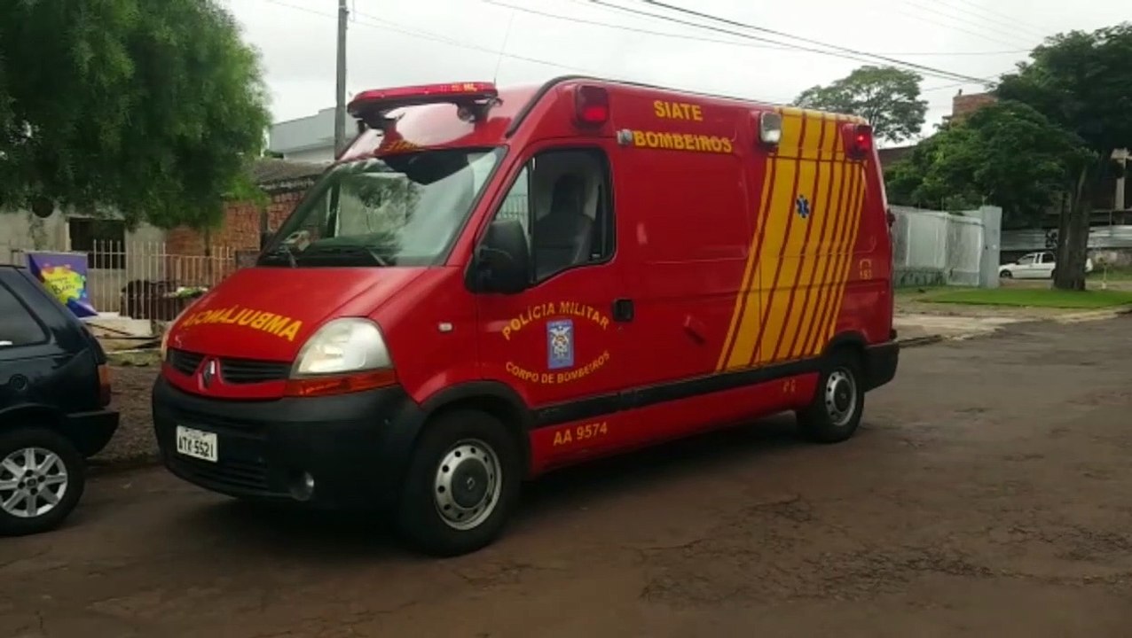 Mulher escorrega e caí sofrendo ferimentos na cabeça