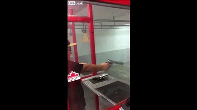 Son pistolet se désosse en pleine séance de tir... raté