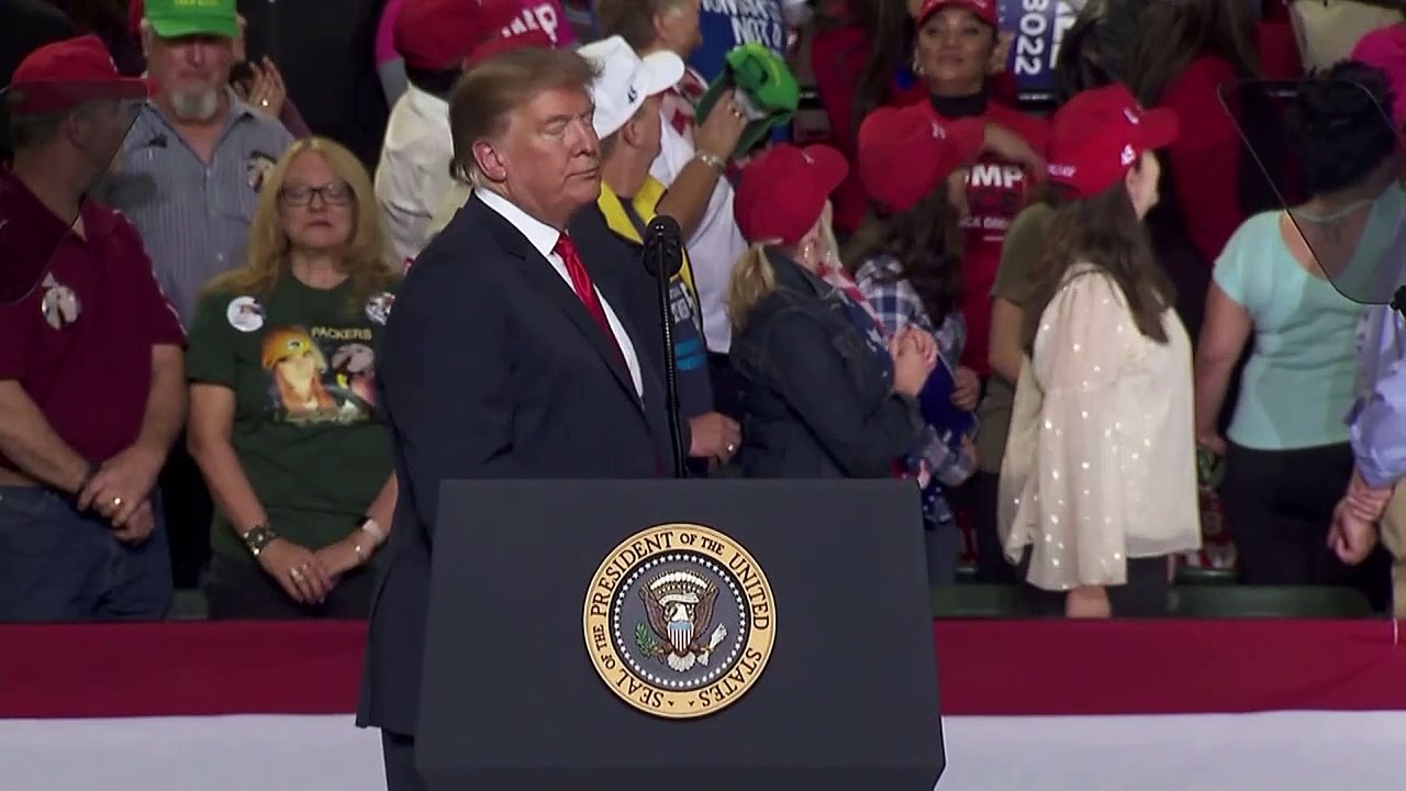 Gegendemonstranten: Trump platzt bei Rede der Kragen