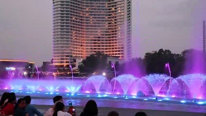 Stunning Water Fountain On South East Asia