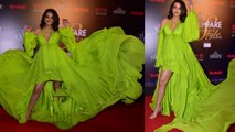 Surveen Chawla flaunts her baby bump at Filmfare Glamour and Style Awards; Watch video | Boldsky
