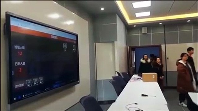 Appel en classe avec un système de reconnaissance faciale (Chine)