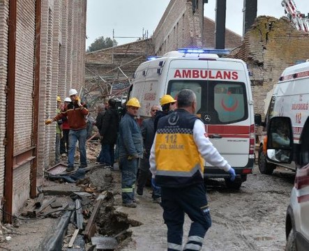 Müze İnşaatında İskele Çöktü: 2'si Ağır, 8 İşçi Yaralı