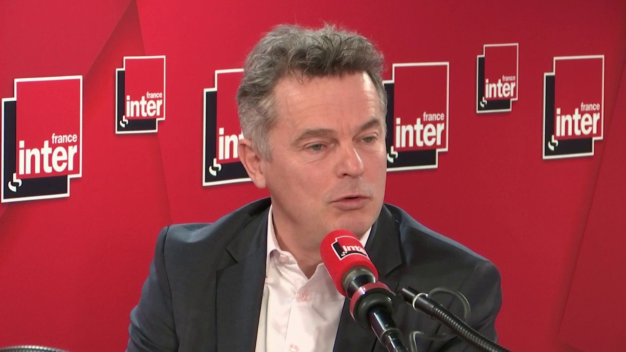 Fabien Roussel : "L'école de la République, c'est pas de mettre un drapeau dans les classes"