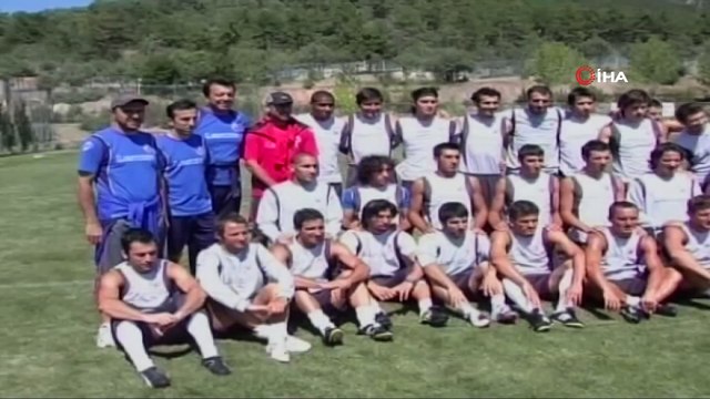 FETÖ'nün futbol ayağına ilişkin 15 yıla kadar hapis istemiyle yargılanan, eski futbolcu Uğur Tütüneker'in beraatine karar verildi. İsmail Demiriz'in duruşmasını erteleyen mahkeme, firari Arif Erdem hakkındaki dosyanın ise ayrılmasını hükm