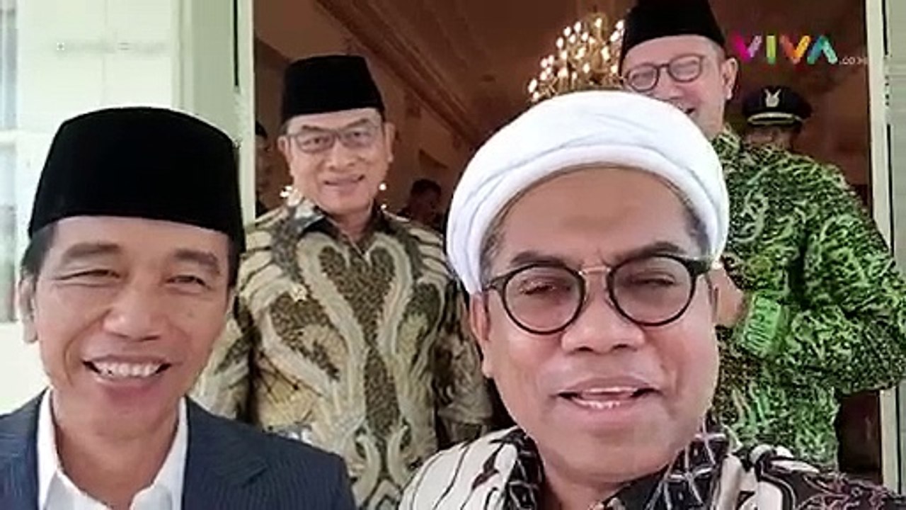 Segar Bugar, Ngabalin Nge-Vlog Bareng Jokowi