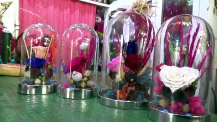 14 Şubat Sevgililer Günü'nün trendi 'solmayan gül'