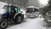 Kar yolları kapattı, Kazdağları'nda onlarca araç mahsur kaldı