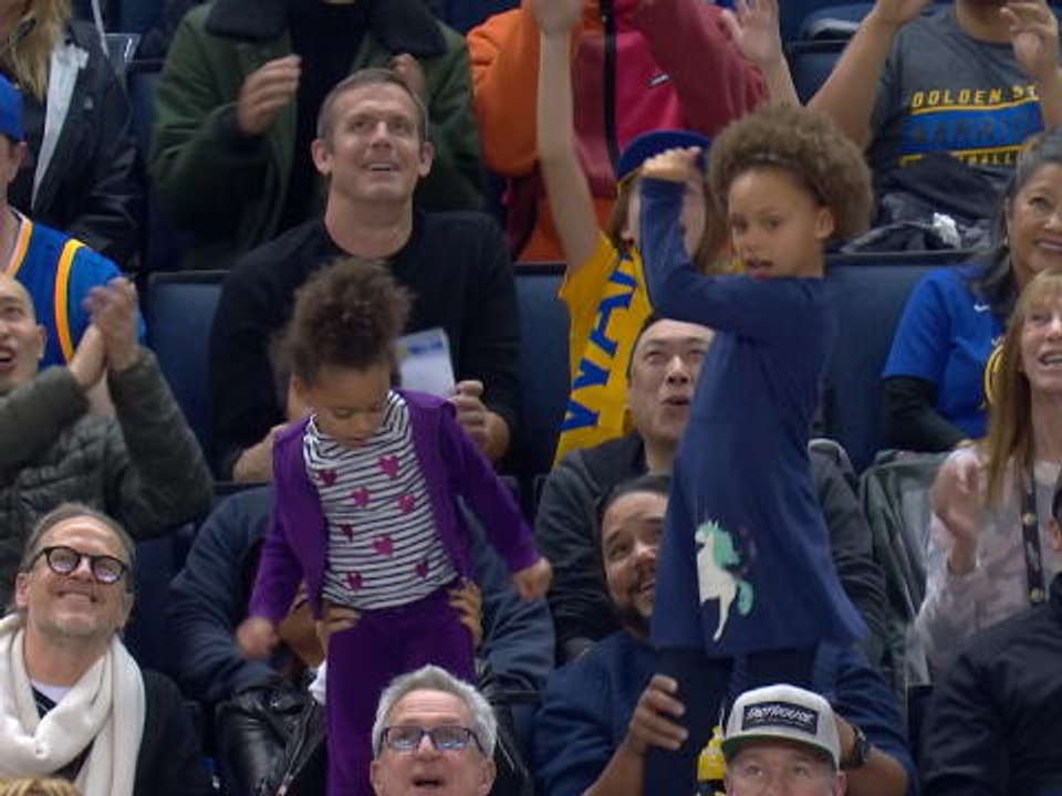 Curry daughters dance after dad's big three
