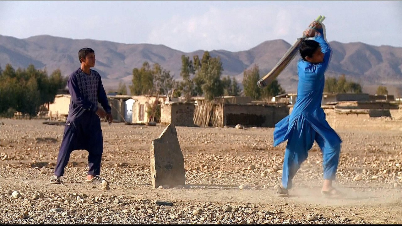 Cricket in Afghanistan: Sport helping Afghans c...