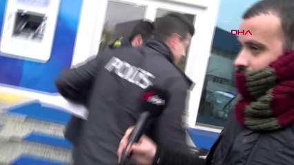 Banka Önünde Gasp Etmek İstedikleri Kişiyi Vurup Kaçtılar