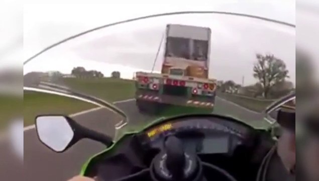 Locura sobre una moto: de cero a 300 kilómetros por hora