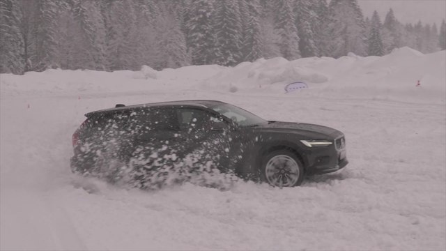 Volvo V60 Cross Country D4 AWD Pro – Test und Fahrbericht