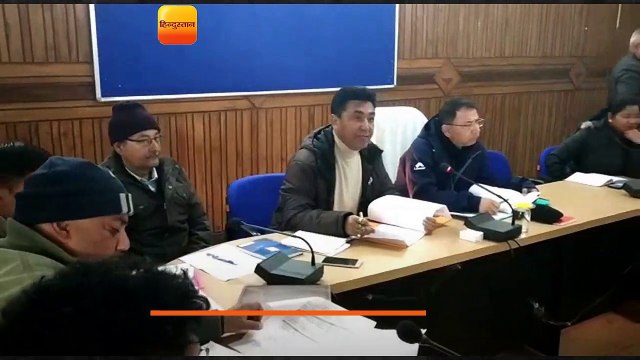 चम्पावत डीएम ने की लोस चुनाव के लिए बूथों की समीक्षा