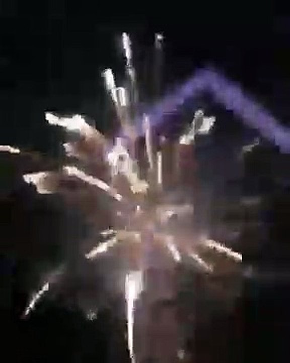 VÍDEO: Adeptos do Ajax lançaram fogo de artifício junto ao hotel do Real Madrid