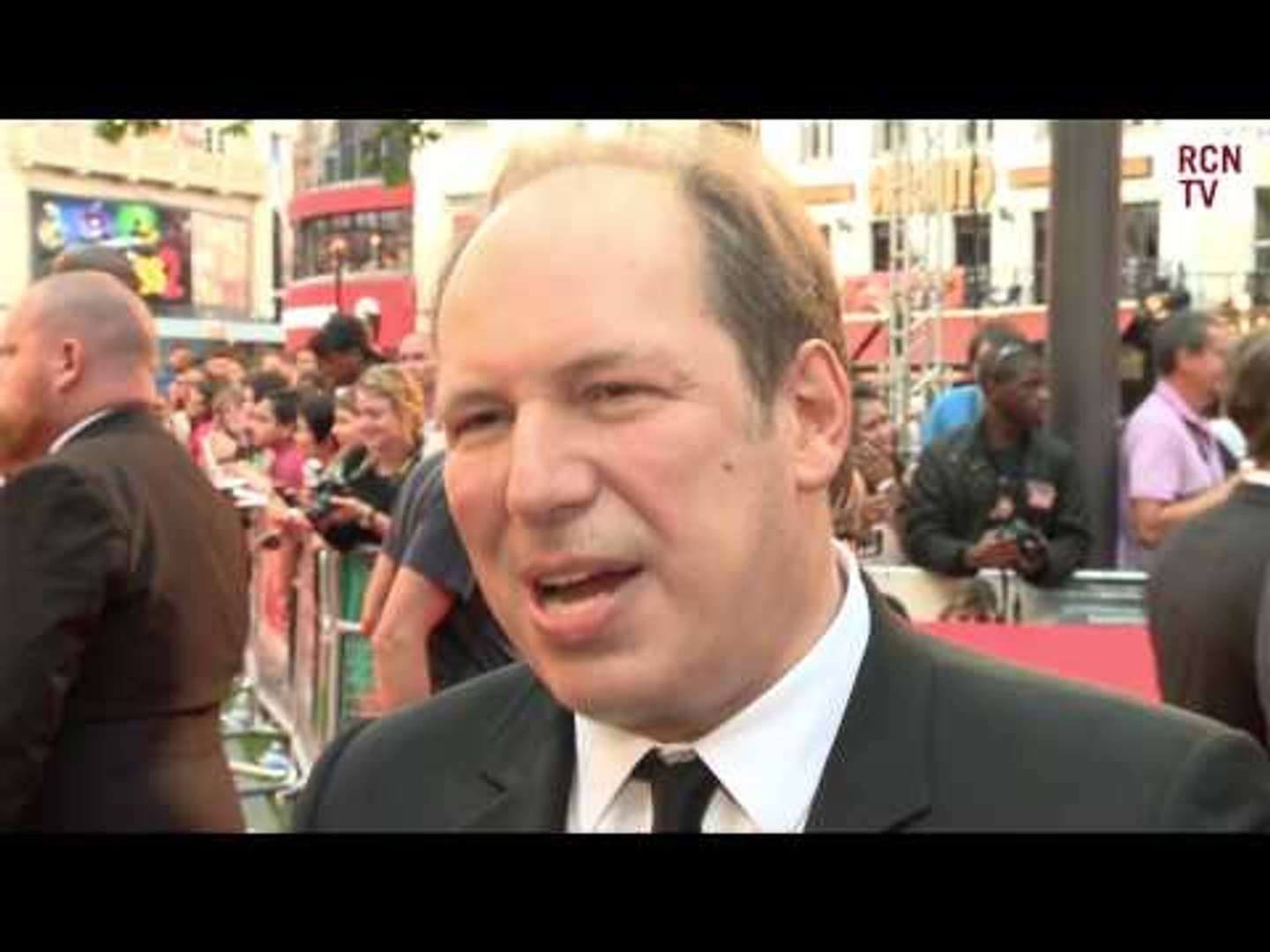 ⁣Hans Zimmer Talks Superman Sequel & Batman Ben Affleck