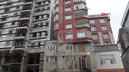 İstanbul- Bağcılar'da Göreni Şaşkına Çeviren Bina...