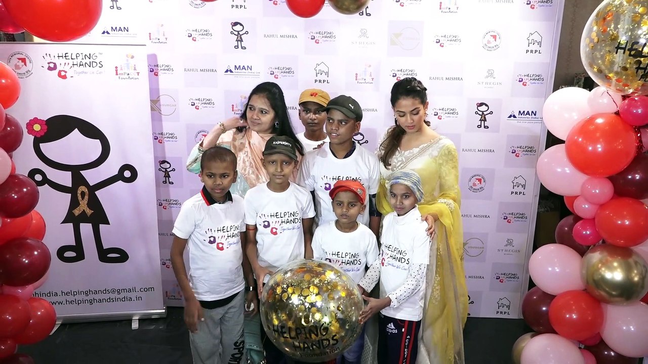 Mira Rajput Inaugurates Helping Hands Exhibition | Filmibeat