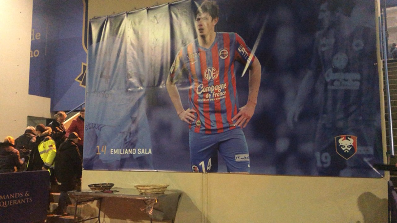 Hommage à Emiliano Sala avant la rencontre Caen-Nantes