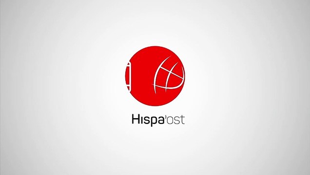 Fue al mercado a hacer compras y se encontró con tres vacas dentro