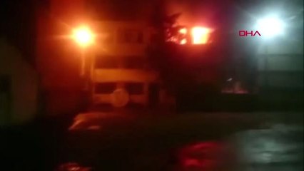 İstanbul-Silivri'de Metruk Bina Alev Alev Yandı